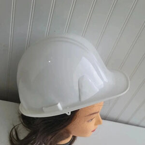 White Uline Hard Hat In Factory Sealed Wrap Adjustable 10512 Type 1 Class C